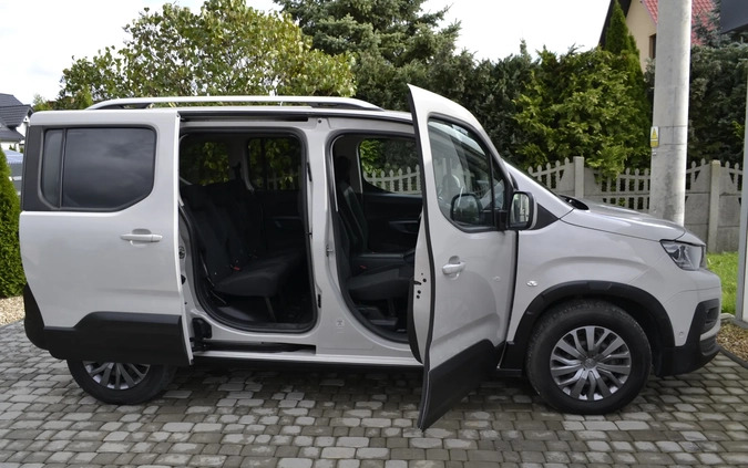 Peugeot Rifter cena 55555 przebieg: 148030, rok produkcji 2018 z Serock małe 562